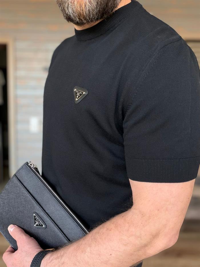 Tonaton Göğüs Metal Logolu Triko T-Shirt