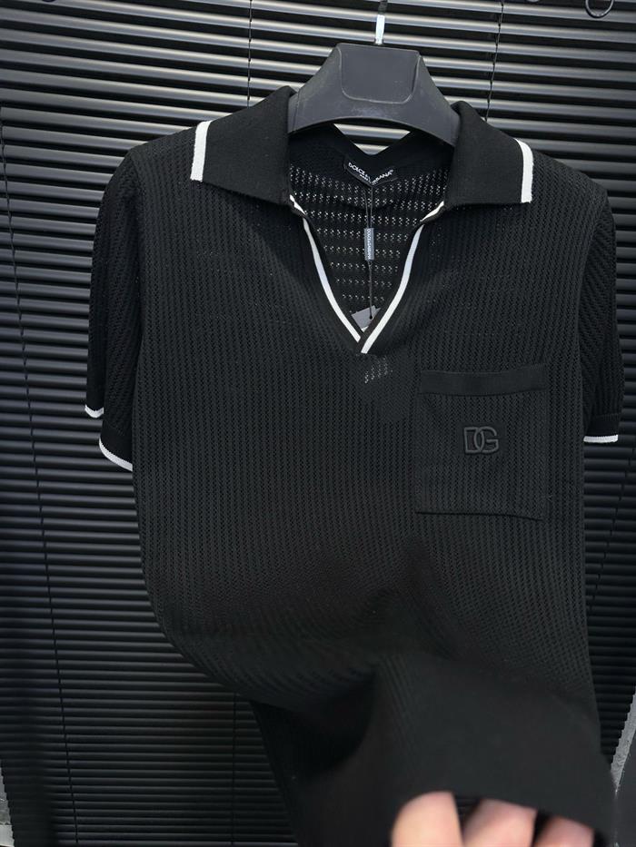 Cep Üstü Nakış Logolu Delikli Triko Yakalı T-Shirt