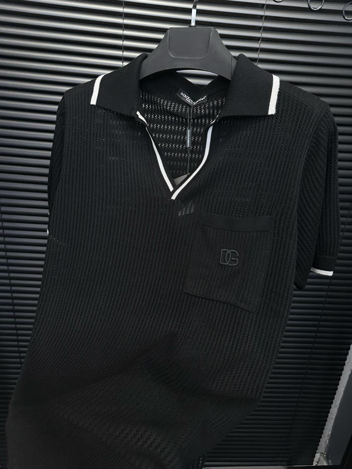 Cep Üstü Nakış Logolu Delikli Triko Yakalı T-Shirt