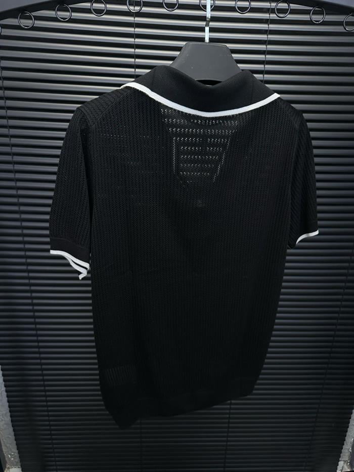 Cep Üstü Nakış Logolu Delikli Triko Yakalı T-Shirt