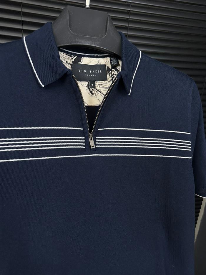 Fermuar Detaylı Triko Yakalı T-Shirt