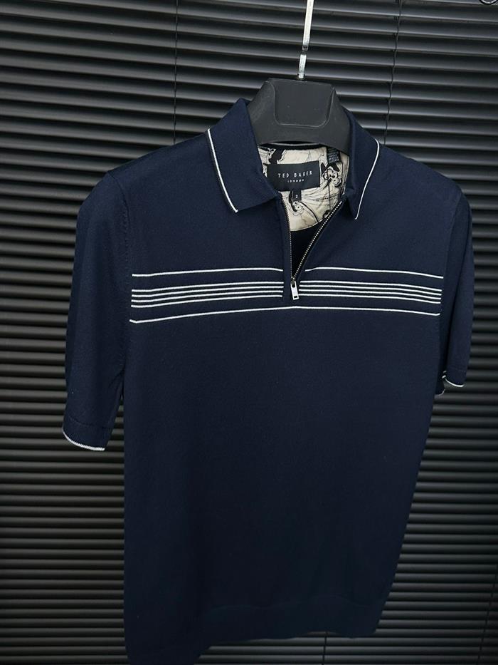 Fermuar Detaylı Triko Yakalı T-Shirt