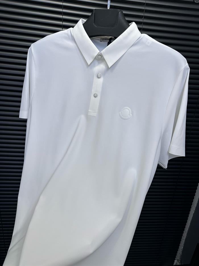 Kabartma Logolu Yakalı T-Shirt