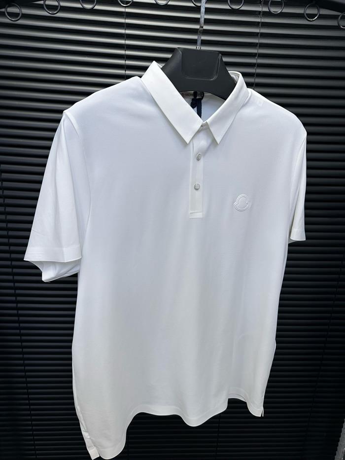 Kabartma Logolu Yakalı T-Shirt