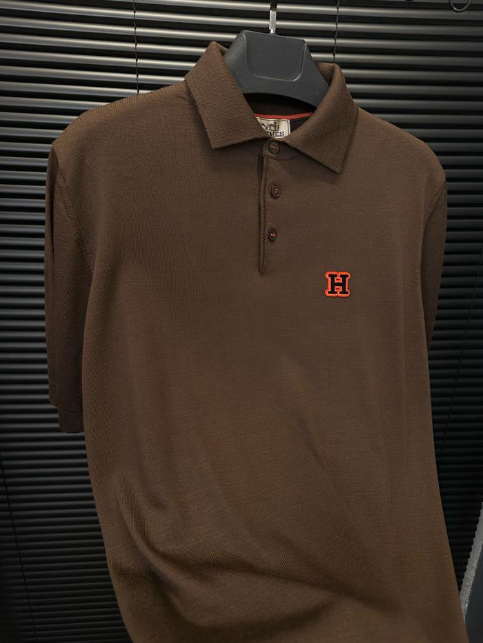 Nakış Kabartma Logolu Triko Yakalı T-Shirt