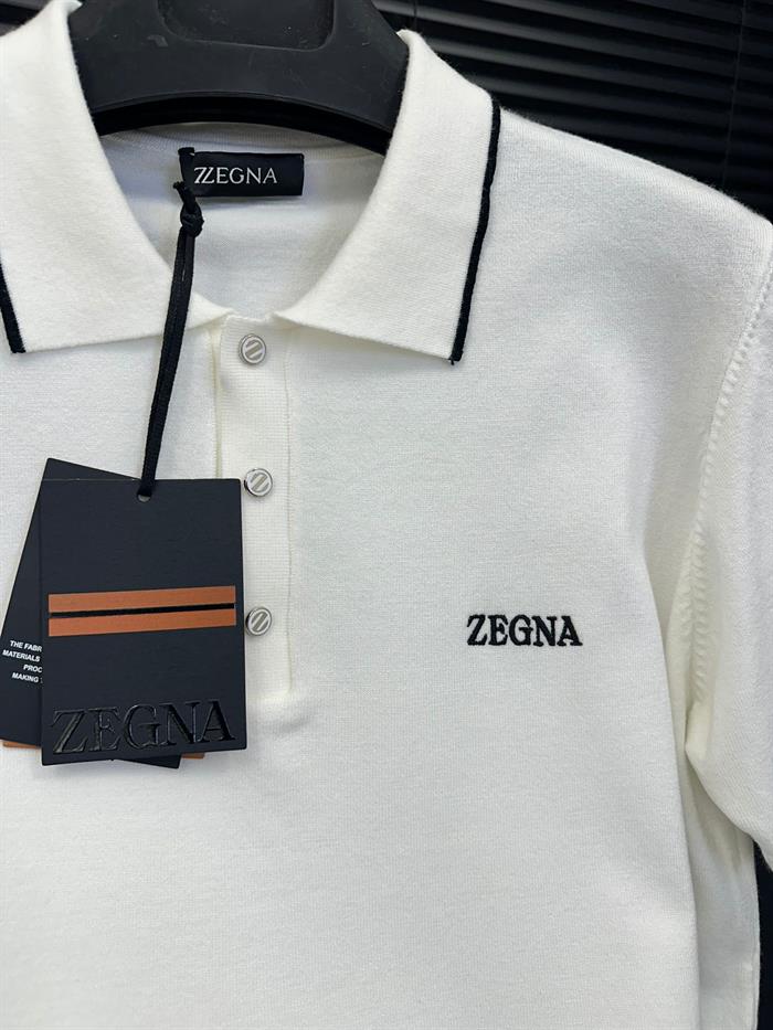 Nakış Logo Düğme Detaylı Triko Yakalı T-Shirt