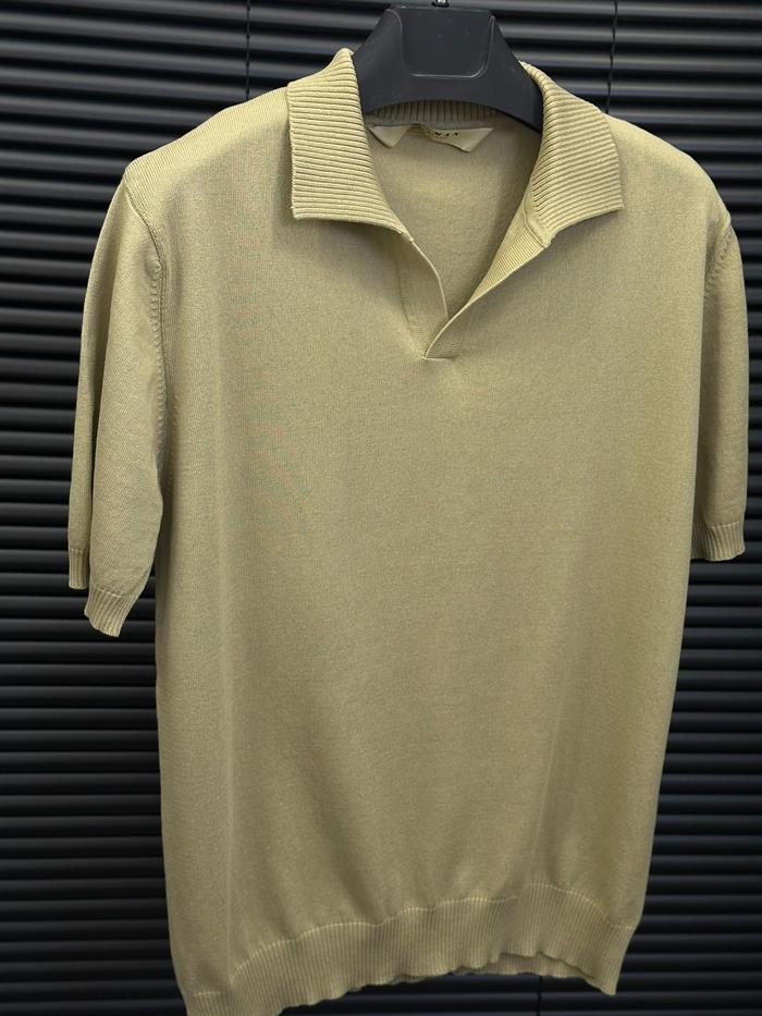 Triko Kumaş Yakalı T-Shirt