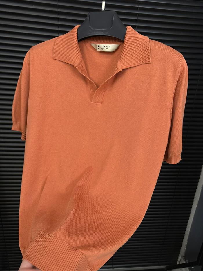 Triko Kumaş Yakalı T-Shirt