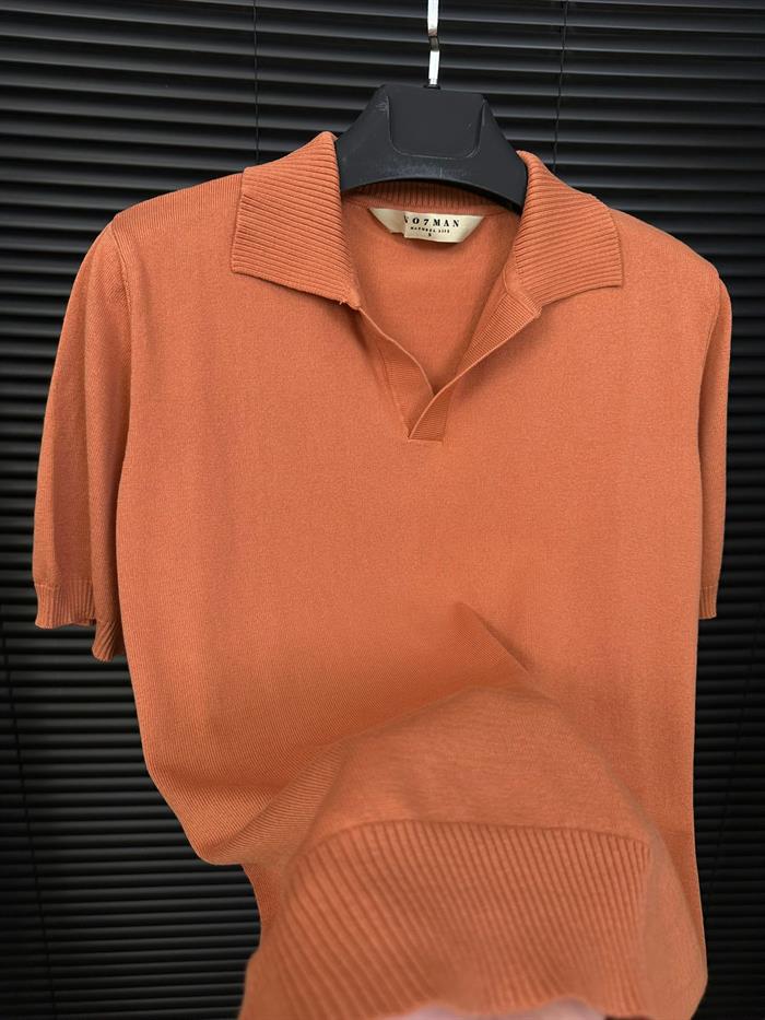 Triko Kumaş Yakalı T-Shirt