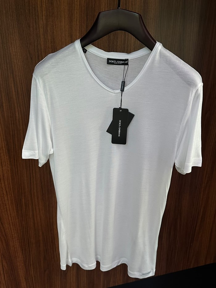 Kesik Yaka Detaylı Basic V Yaka T-Shirt