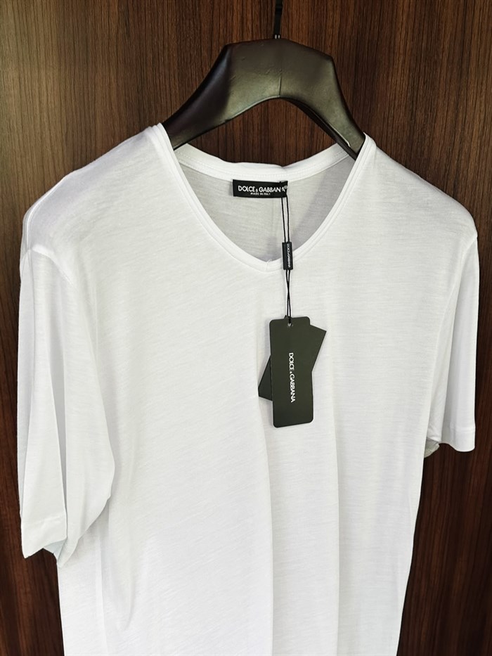 Kesik Yaka Detaylı Basic V Yaka T-Shirt