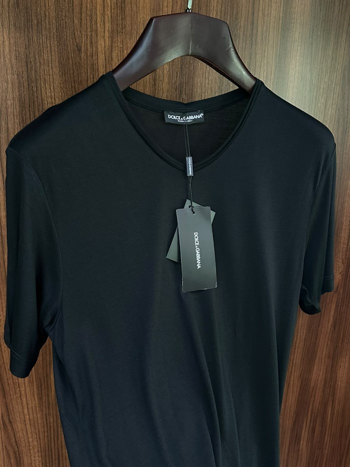 Kesik Yaka Detaylı Basic V Yaka T-Shirt
