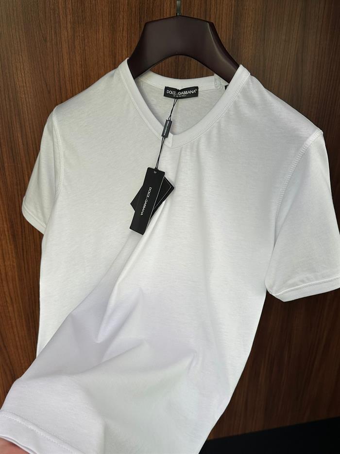 Pamuklu V Yaka Basic T-Shirt