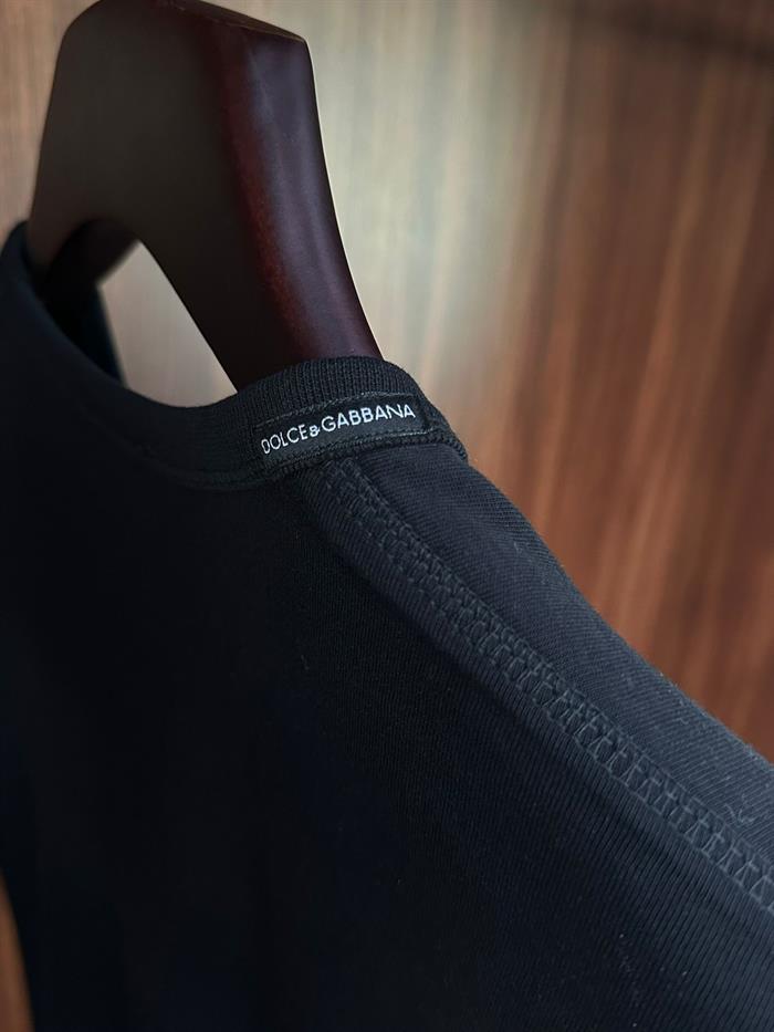 Pamuklu V Yaka Basic T-Shirt