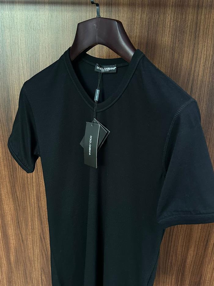 Pamuklu V Yaka Basic T-Shirt