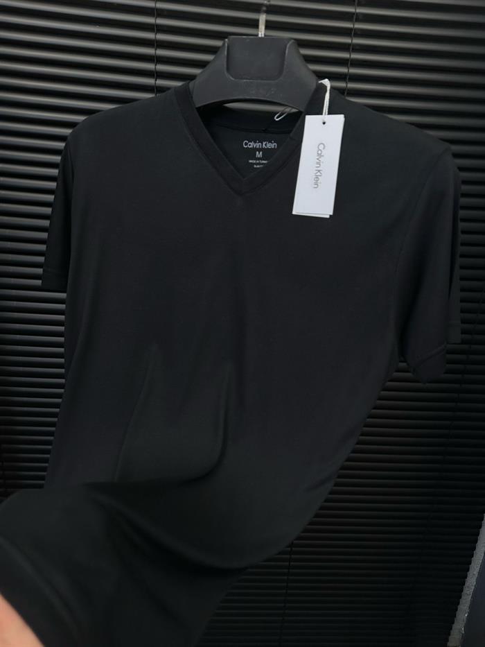 V Yaka Slim Fit T-Shirt