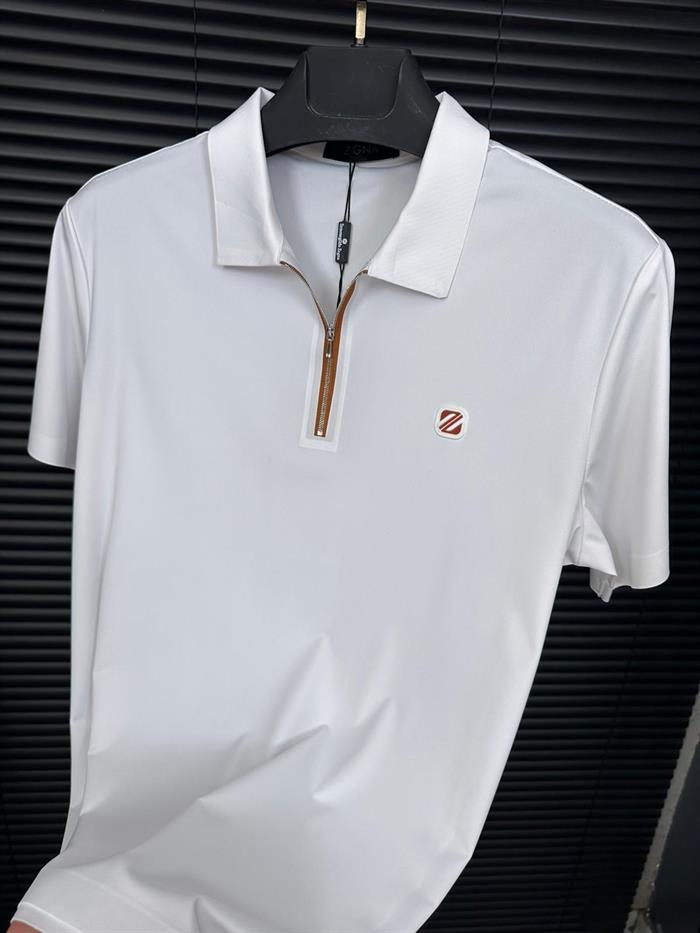 Fermuar Detaylı Marka Logolu Yakalı T-Shirt