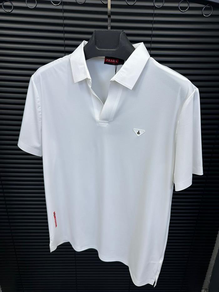 Kabartma Logolu Yazılı Yakalı T-Shirt