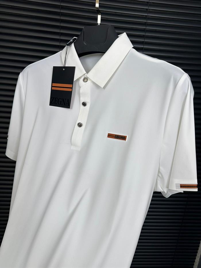 Kabartma Marka Logolu Yakalı T-Shirt