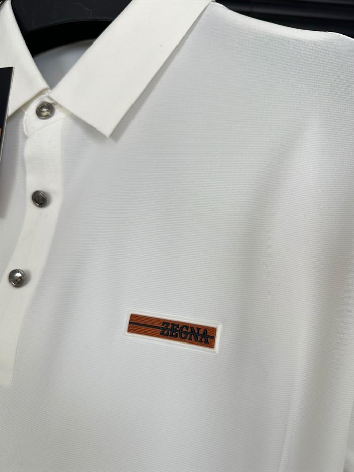 Kabartma Marka Logolu Yakalı T-Shirt