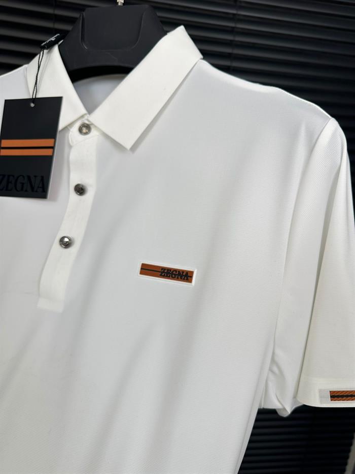 Kabartma Marka Logolu Yakalı T-Shirt