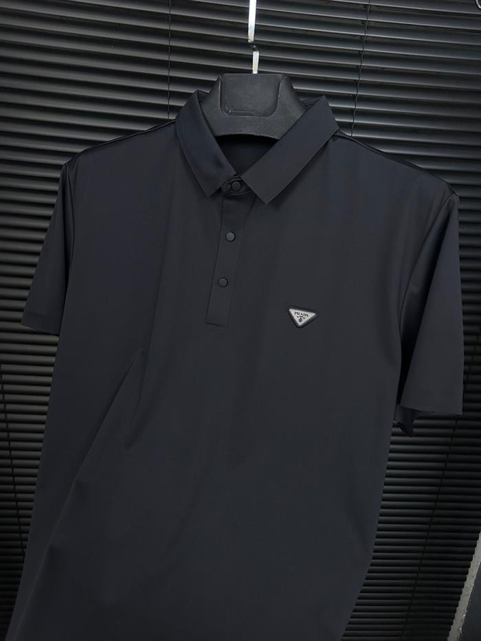 Polyamid Kumaş Kabartma Logolu Yakalı T-Shirt