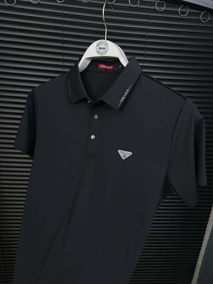 Yaka Detaylı Marka Logolu Yakalı T-Shirt