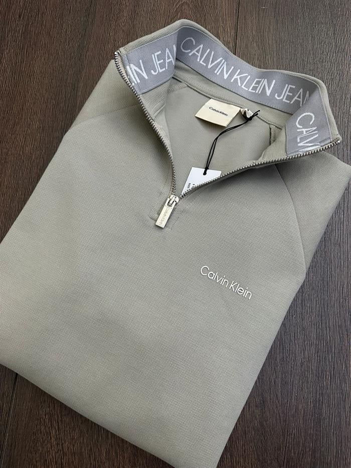 Yaka Yazılı Yarım Fermuarlı Sweatshirt