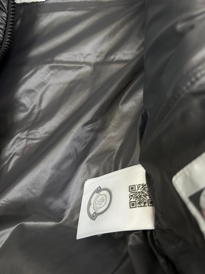 %100 Kaz Tüyü Nakış Logolu Yelek