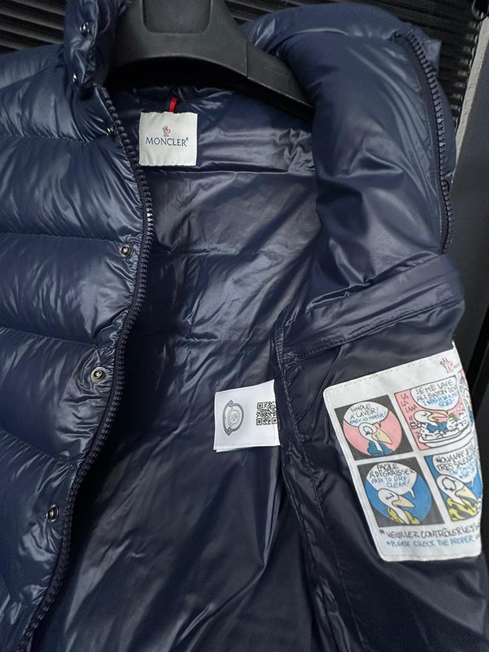 %100 Kaz Tüyü Nakış Logolu Yelek