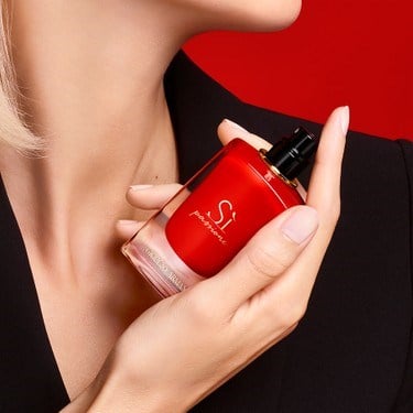100 ml Kadın Parfümü ile Feminen ve Güçlü Koku