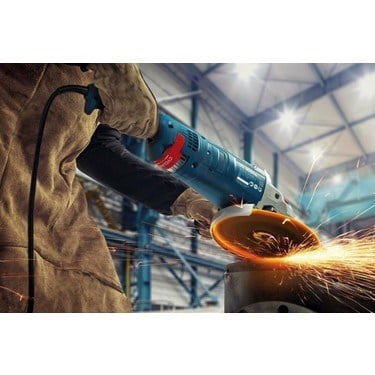 2400 W Büyük Taşlama ile Güçlü Performans ve Dayanıklı Gövde