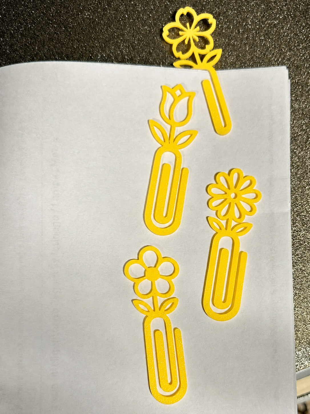3D Baskı Çiçek Figürlü Ataç ve Kitap Ayracı - 8li Set - Sarı