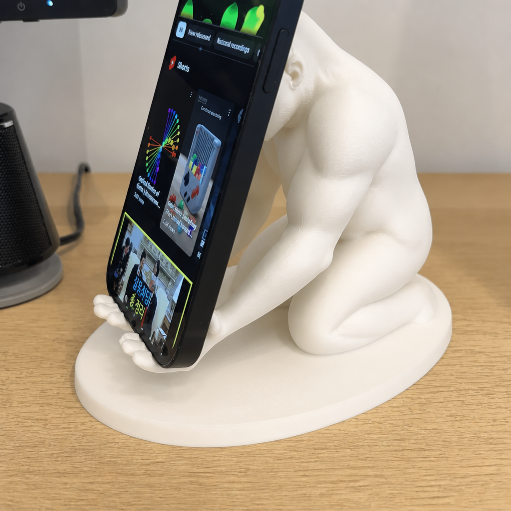 3D Baskı Goril Telefon Tutucu - Kaslı Goril Masaüstü Telefon Standı-Beyaz