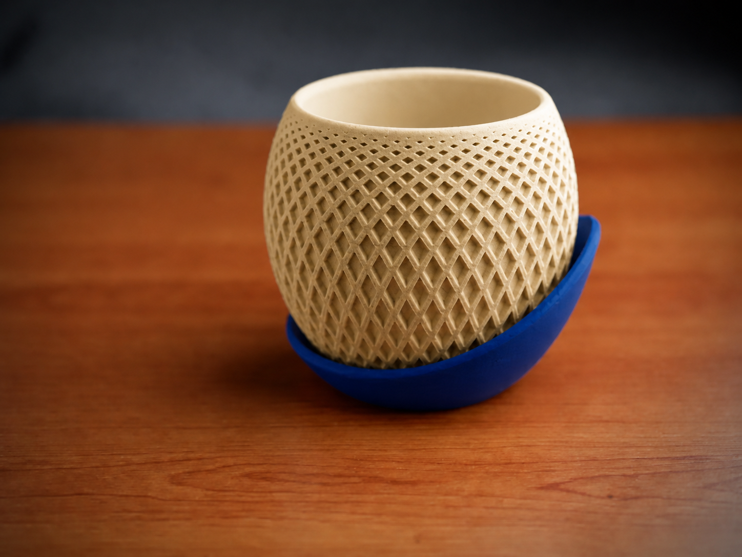 3D Baskı Küre Saksı - Kafes Dokulu İki Parçalı Dekoratif Saksı - Bej-Mavi
