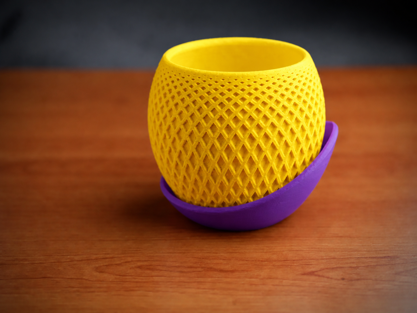 3D Baskı Küre Saksı - Kafes Dokulu İki Parçalı Dekoratif Saksı - Sarı-Mor