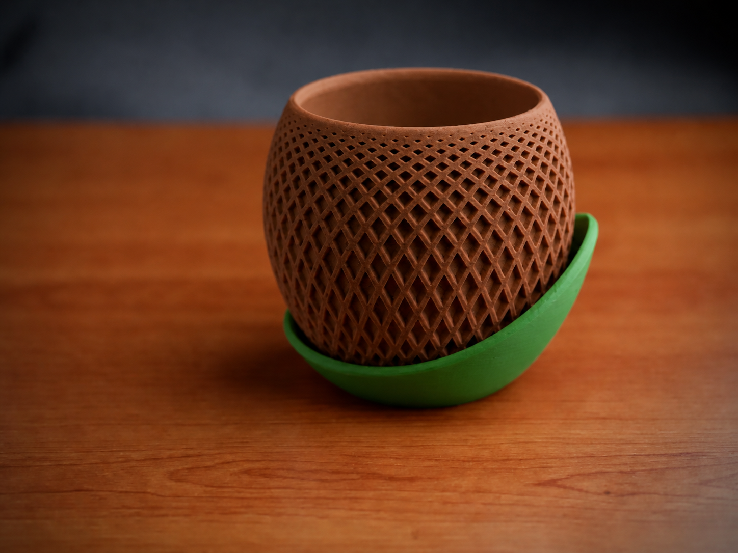 3D Baskı Küre Saksı - Kafes Dokulu İki Parçalı Dekoratif Saksı - Kahverengi-Yeşil