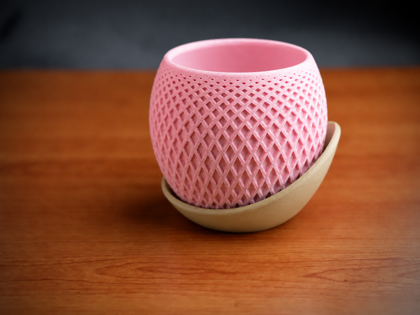 3D Baskı Küre Saksı - Kafes Dokulu İki Parçalı Dekoratif Saksı - Pembe-Bej