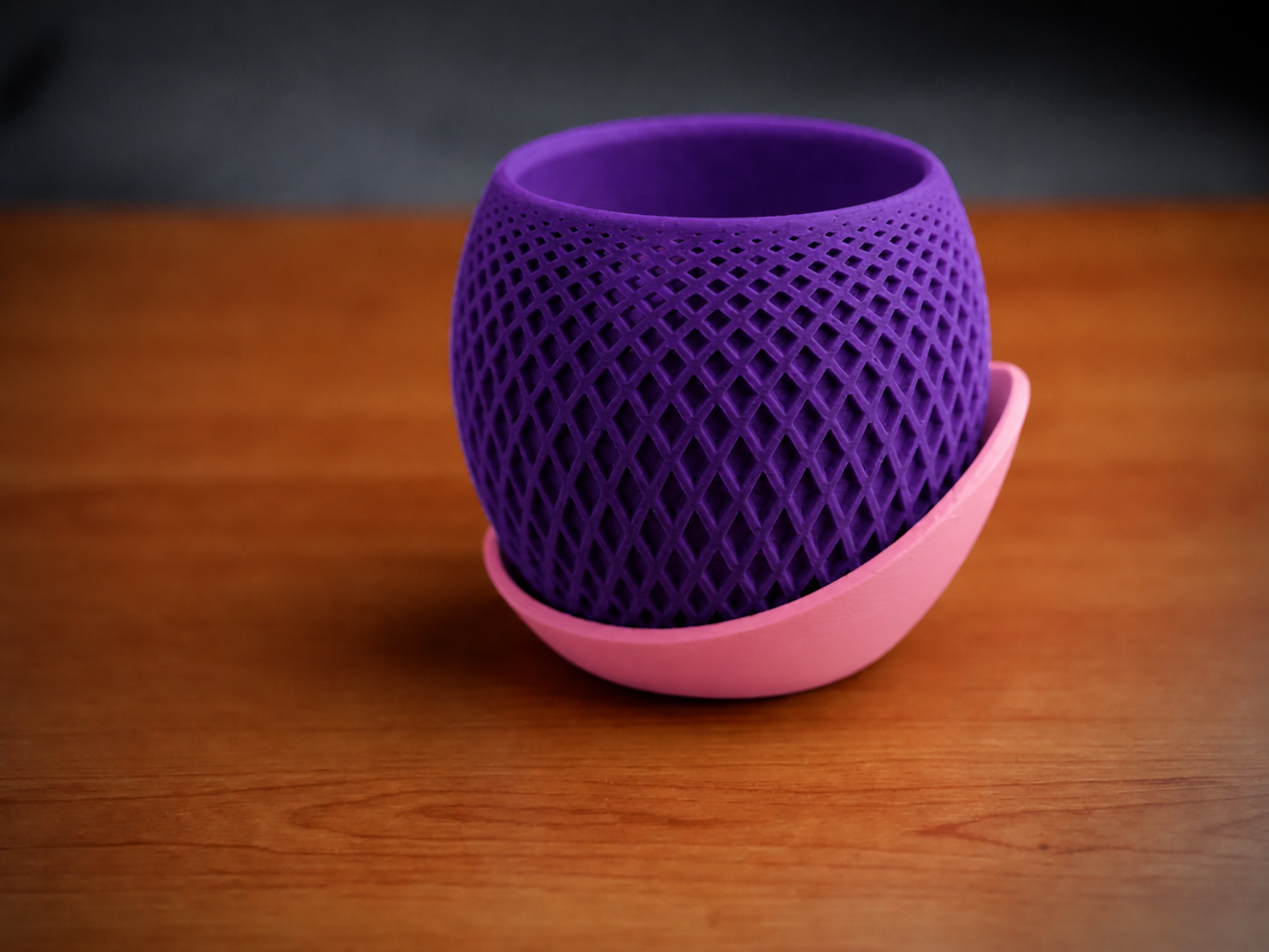 3D Baskı Küre Saksı - Kafes Dokulu İki Parçalı Dekoratif Saksı - Mor-Pembe