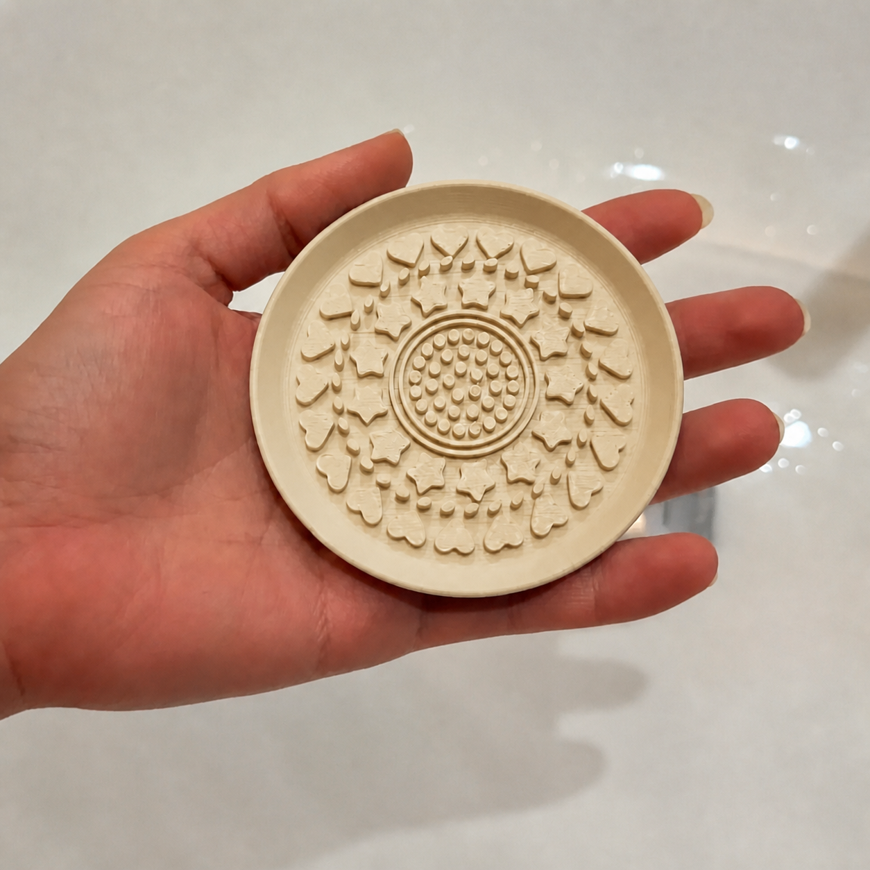 3D Baskı Makyaj Fırçası Temizleme Pedi - Desenli Aparat-Bej