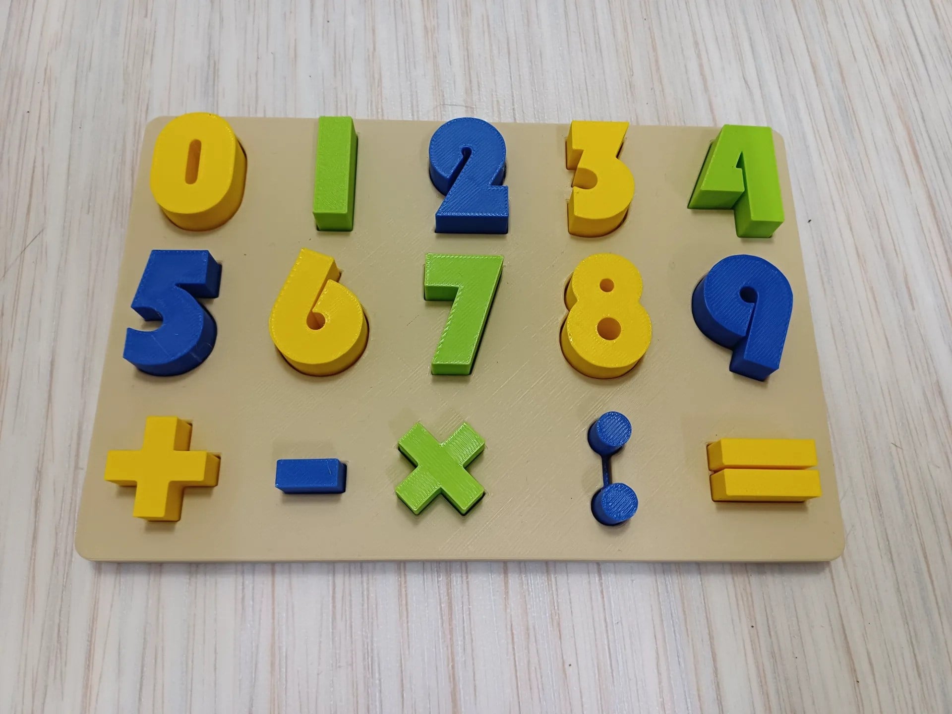 3D Baskı Sayılar ve Matematik Sembolleri Öğretim Tahtası - Rakam Eşleştirme Puzzle, Temel İşlem Sembolleri (0-9)