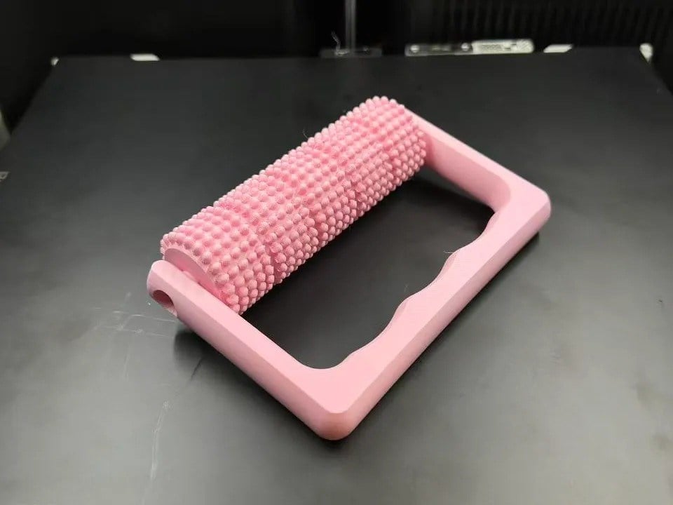 3D Baskı Tutamaklı Masaj Rulosu Bacak Ayak ve Sırt Masaj Aleti Dikenli Yüzeyli El Masaj Rulosu Pembe