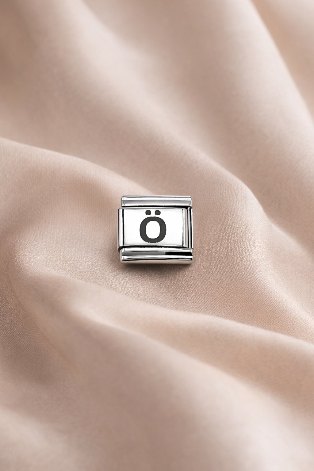 Harf Charm “Ö” – Çelik Bileklik Aksesuarı, Kişiye Özel Harf Modülü