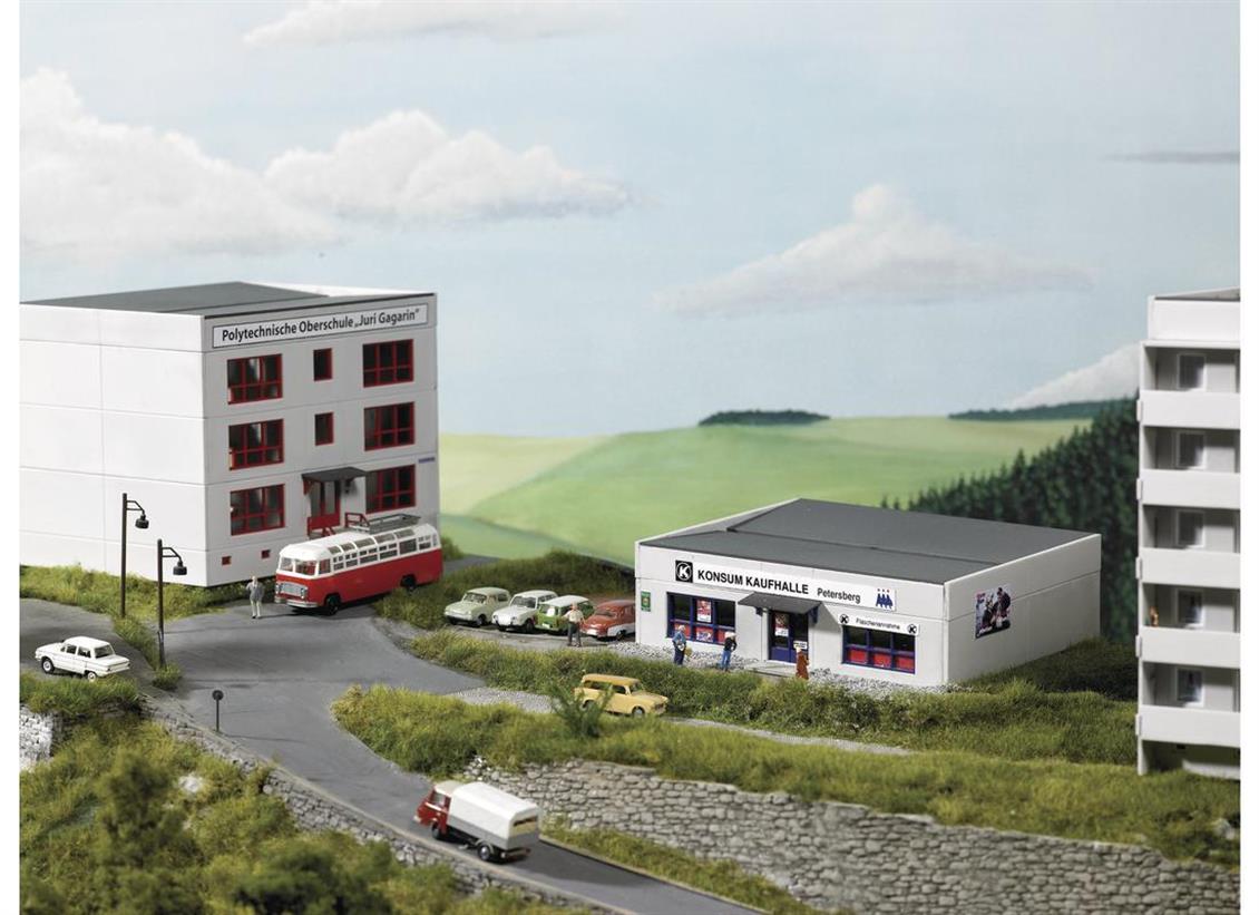 61151 1/87 PREFAB PETERSBURG MARKET