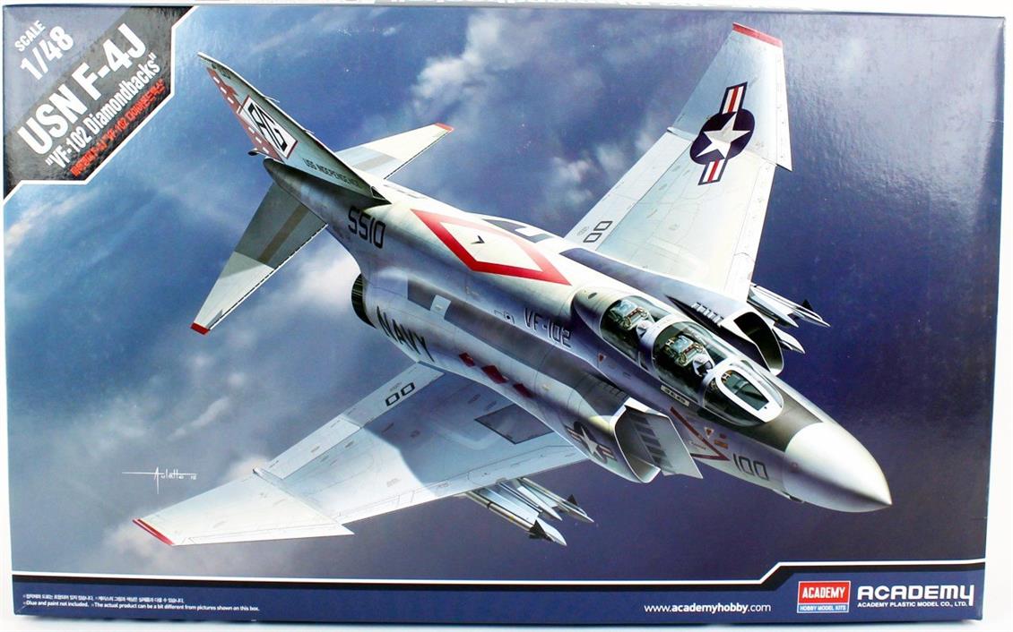 Academy 12323 1/48 USN F-4J VF-102 Diamondbacks Savaş Uçağı Demonte Plastik Maketi
