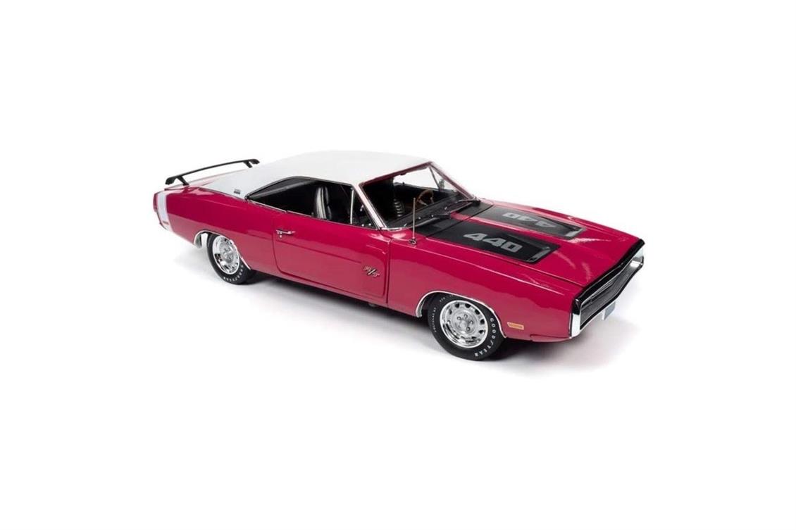 AutoWorld AMM1215 1/18 1970 Dodge Charger R/T SE (Class of 1970), FM3 Panther Pink, Sergilemeye Hazır Metal Araba Maketi