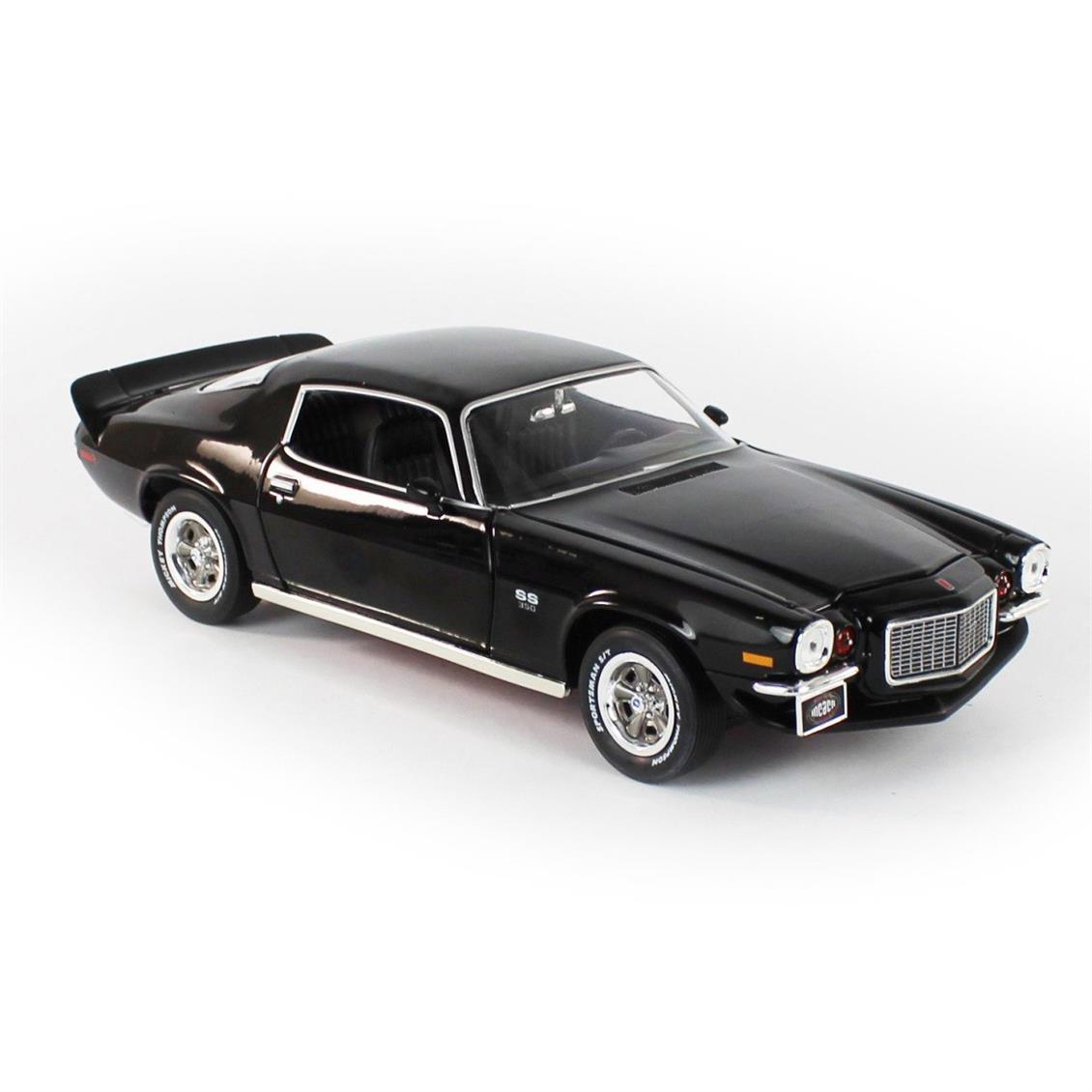 AutoWorld AMM1250 1/18 1971 Chevy Camaro SS/RS (MCACN & Class of 1971), Tuxedo Black, Sergilemeye Hazır Metal Araba Modeli