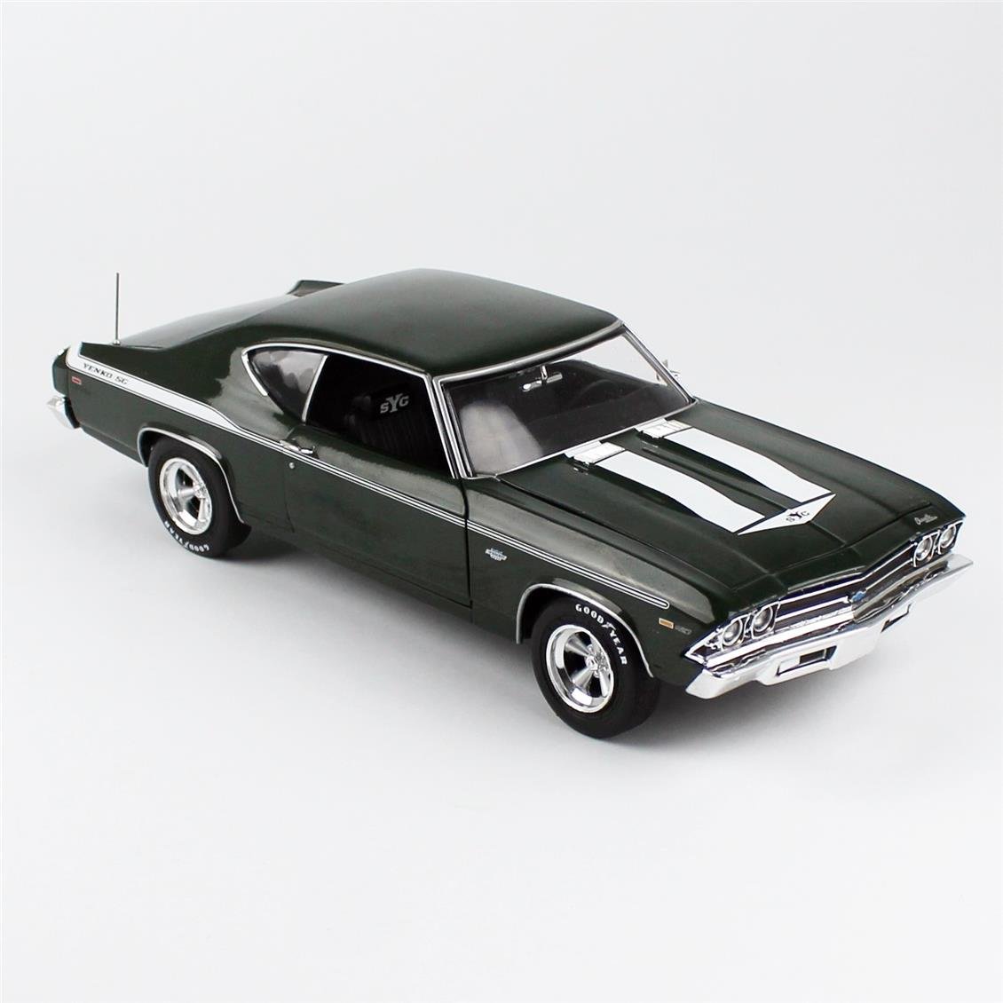 AutoWorld AMM1283 1/18 Ölçek, 1969 Yenko Performance Chevy Chevelle Hardtop, Koyu yeşil, Sergilemeye Hazır Metal Araba Modeli