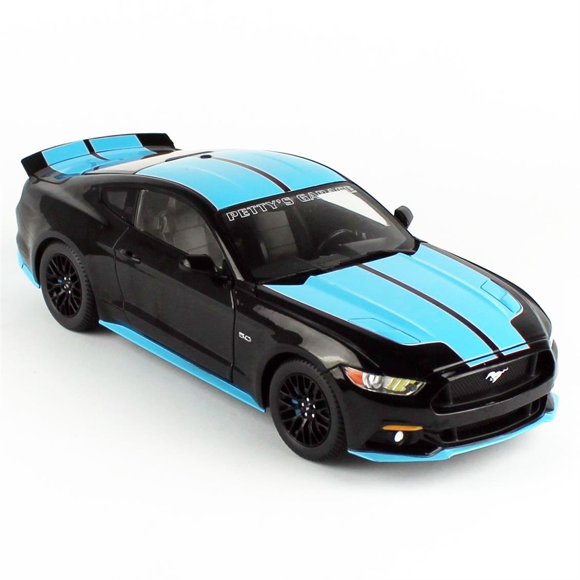 AutoWorld AW321 1/18 Ölçek, 2015 Ford Mustang Petty's Garage, Sergilemeye Hazır Metal Araba Modeli