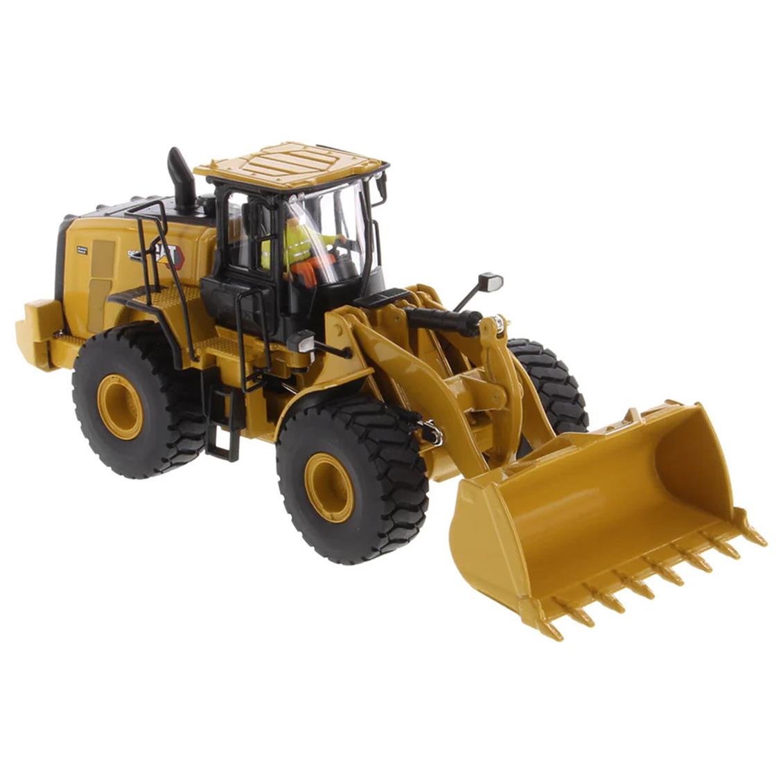 Diecast Masters 85686 1/50 Ölçek Cat 966 Tekerlekli Loder, Sergilemeye Hazır Metal İş Makinası Modeli